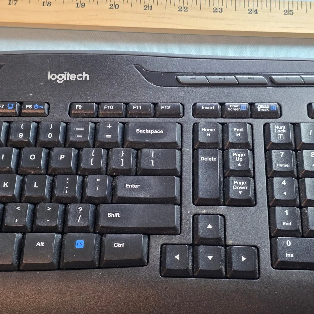 Logitech K270 Wireless Keyboard Full Size Black with Media Hotkeys QWERTY